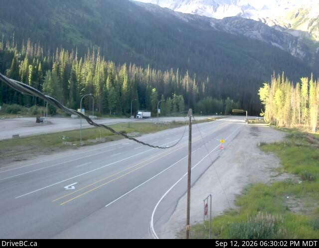 Live DriveBC webcam: Rogers Pass Summit on Highway 1 (Rogers Pass)