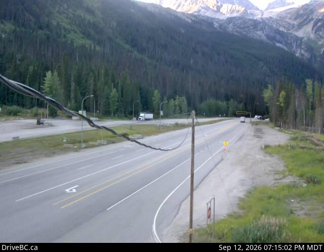 DriveBC webcam: Rogers Pass Summit on Highway 1 (Rogers Pass)