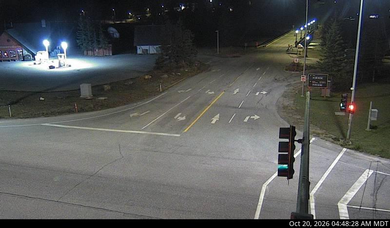 DriveBC webcam: Field — Southeast on Highway 1 (Kicking Horse Pass)