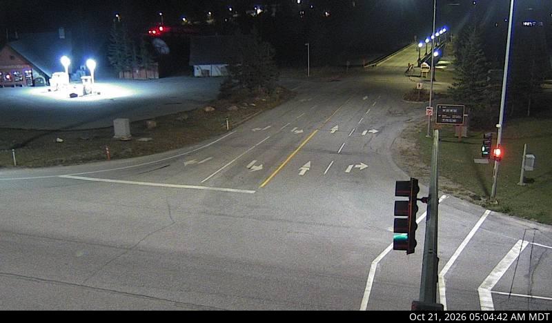 DriveBC webcam: Field — Southeast on Highway 1 (Kicking Horse Pass)