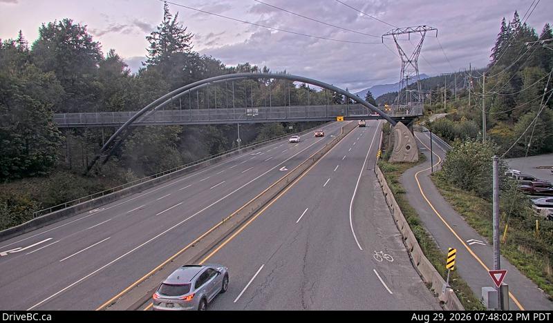 DriveBC webcam: Valley Drive (Squamish) — North on Highway 99 (Sea to Sky Highway)