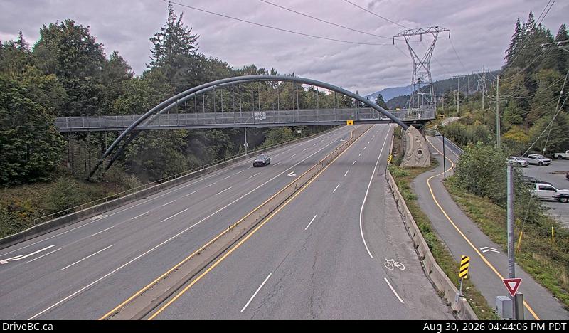 DriveBC webcam: Valley Drive (Squamish) — North on Highway 99 (Sea to Sky Highway)