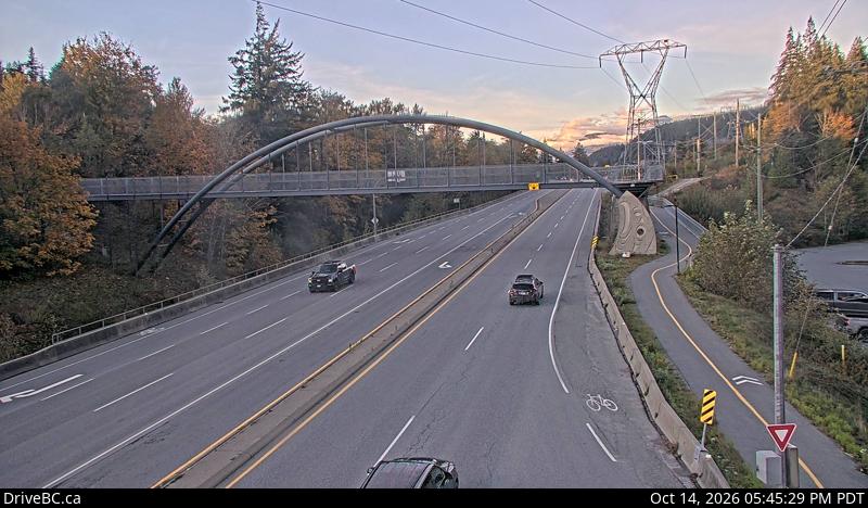 DriveBC webcam: Valley Drive (Squamish) — North on Highway 99 (Sea to Sky Highway)