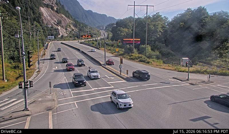 DriveBC webcam: Valley Drive (Squamish) — South on Highway 99 (Sea to Sky Highway)