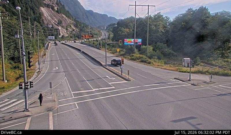 DriveBC webcam: Valley Drive (Squamish) — South on Highway 99 (Sea to Sky Highway)
