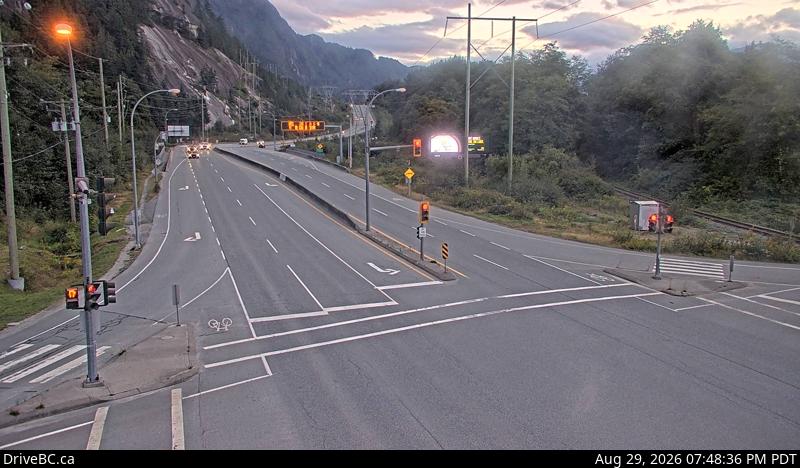 DriveBC webcam: Valley Drive (Squamish) — South on Highway 99 (Sea to Sky Highway)