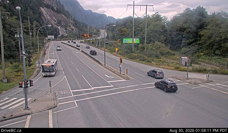 Live DriveBC webcam: Valley Drive (Squamish) — South on Highway 99 (Sea to Sky)