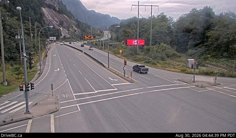 DriveBC webcam: Valley Drive (Squamish) — South on Highway 99 (Sea to Sky Highway)