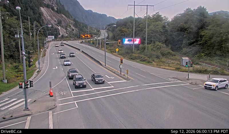 Live DriveBC webcam: Valley Drive (Squamish) — South on Highway 99 (Sea to Sky)