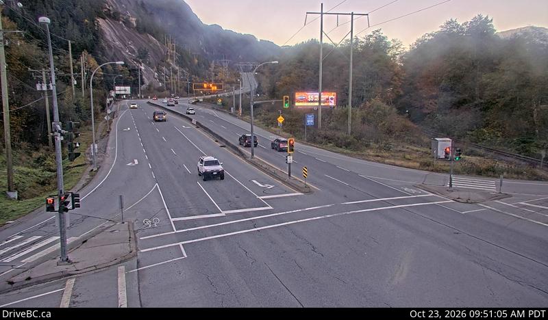 Live DriveBC webcam: Valley Drive (Squamish) — South on Highway 99 (Sea to Sky)