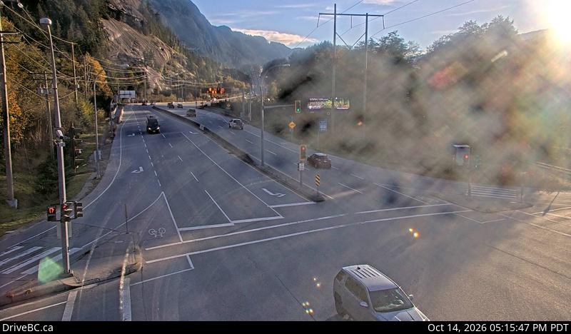 Live DriveBC webcam: Valley Drive (Squamish) — South on Highway 99 (Sea to Sky)