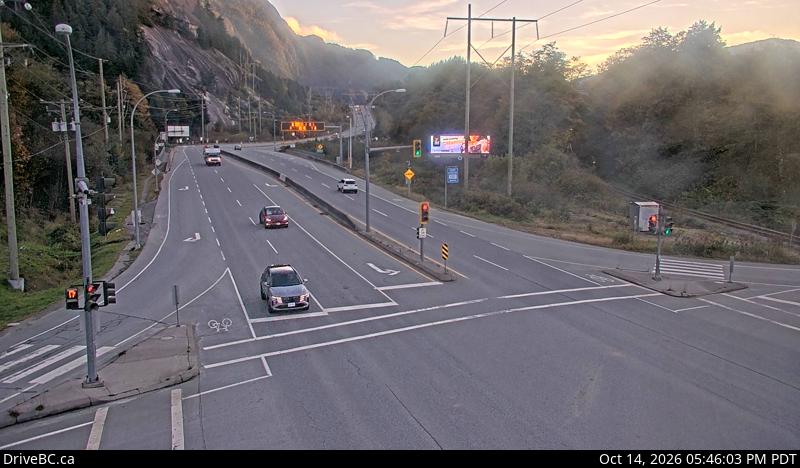 DriveBC webcam: Valley Drive (Squamish) — South on Highway 99 (Sea to Sky Highway)