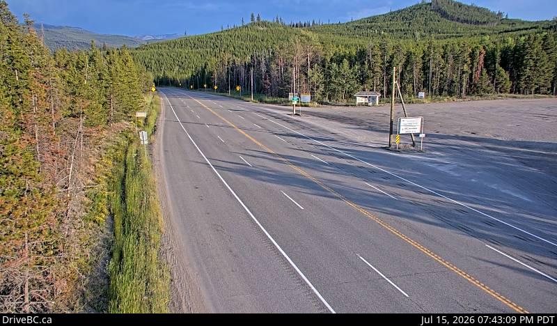 DriveBC webcam: Sunday Summit — South on Highway 3 (Hope-Princeton)