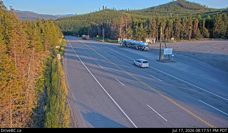 Live DriveBC webcam: Sunday Summit — South on Highway 3 (Hope-Princeton)
