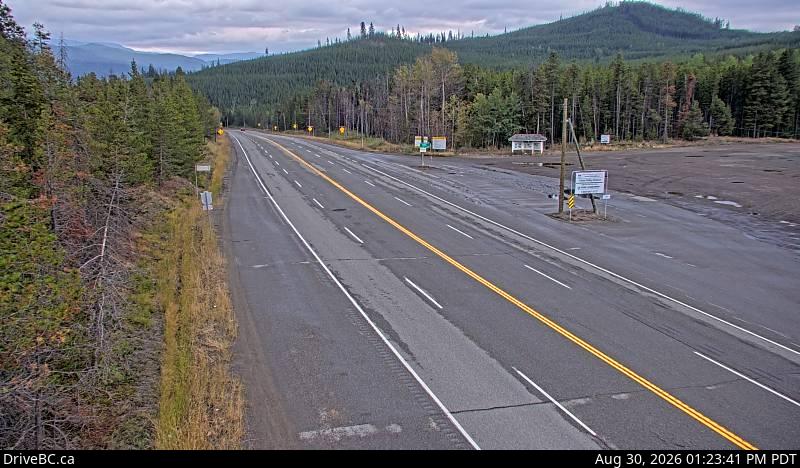 Live DriveBC webcam: Sunday Summit — South on Highway 3 (Hope-Princeton)