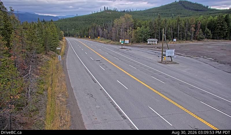 DriveBC webcam: Sunday Summit — South on Highway 3 (Hope-Princeton)