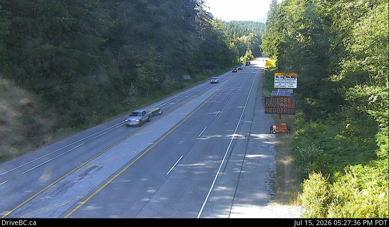 Live DriveBC webcam: Alice Lake — North on Highway 99 (Sea to Sky)