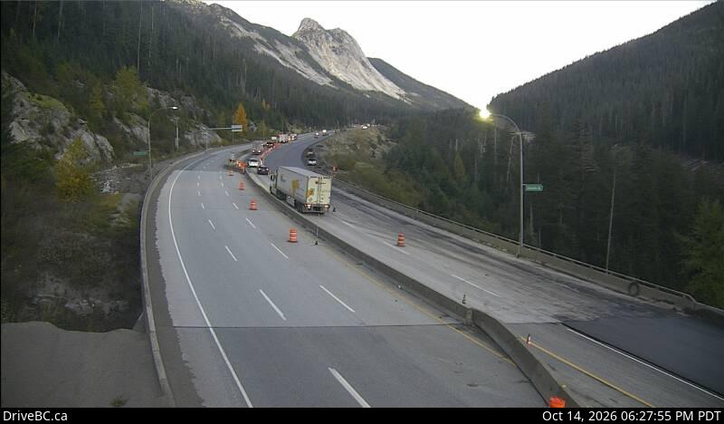 Great Bear Snowshed — North — Hwy 5 at the Great Bear Snowshed, looking north
