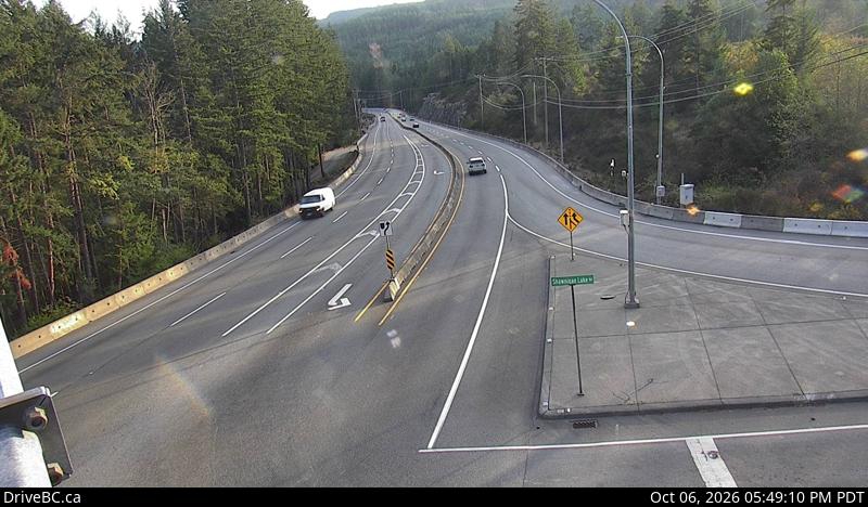 Live DriveBC webcam: Malahat Drive — South on Highway 1 (Malahat)