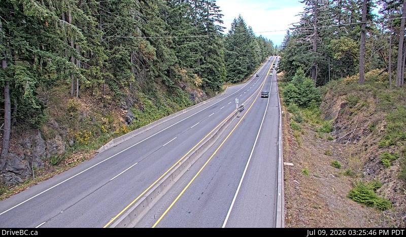 DriveBC webcam: Malahat Summit — North on Highway 1 (Malahat)