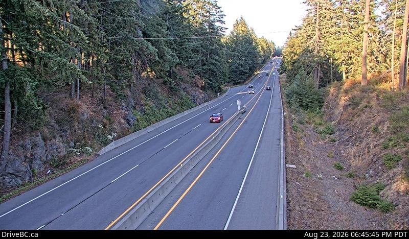 DriveBC webcam: Malahat Summit — North on Highway 1 (Malahat)