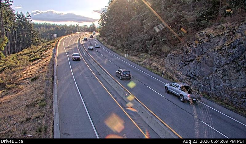 DriveBC webcam: Malahat Summit — South on Highway 1 (Malahat)