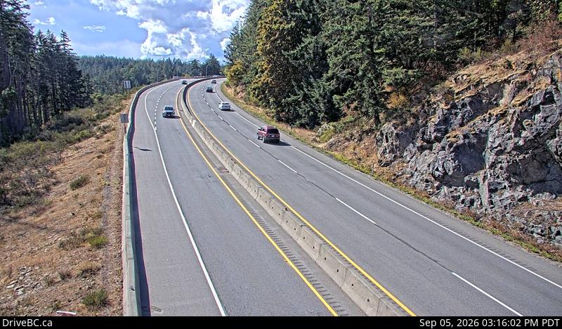 Live DriveBC webcam: Malahat Summit — South on Highway 1 (Malahat)