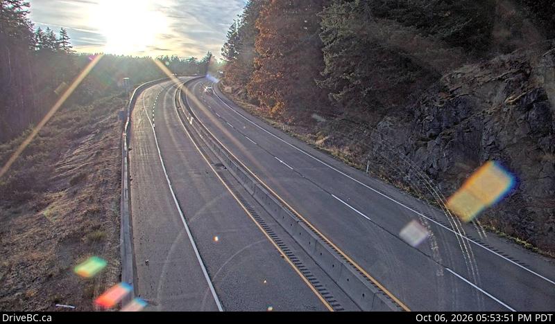 Live DriveBC webcam: Malahat Summit — South on Highway 1 (Malahat)
