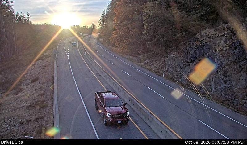 DriveBC webcam: Malahat Summit — South on Highway 1 (Malahat)