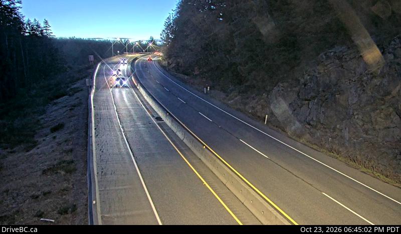 DriveBC webcam: Malahat Summit — South on Highway 1 (Malahat)