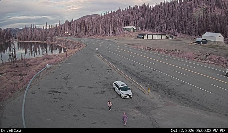 Live DriveBC webcam: Kootenay Pass Summit on Highway 3 (Kootenay Pass)