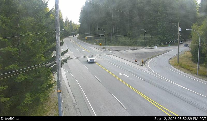 Live DriveBC webcam: Alice Lake — South on Highway 99 (Sea to Sky)