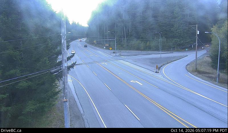 Live DriveBC webcam: Alice Lake — South on Highway 99 (Sea to Sky)