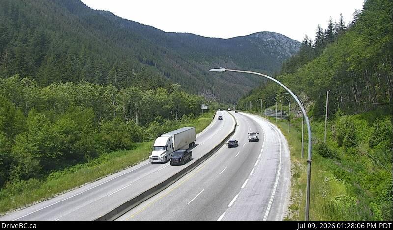 Portia — North — Hwy 5 at Portia Chain Up, looking north