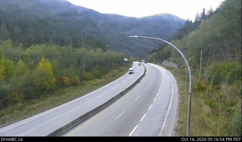 Portia — North — Hwy 5 at Portia Chain Up, looking north