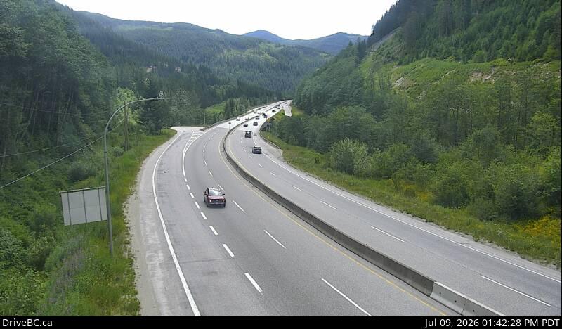 Portia — South — Hwy 5 at Portia Chain Up, looking south