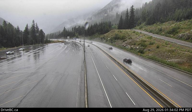 Box Canyon — South — Hwy 5 near Box Canyon Chain Up, looking south