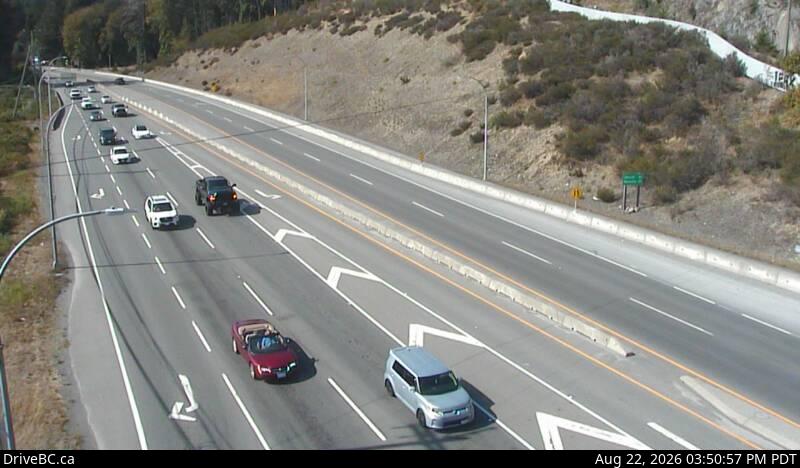 Live DriveBC webcam: West Shore Parkway — Northbound on Highway 1 (Malahat)