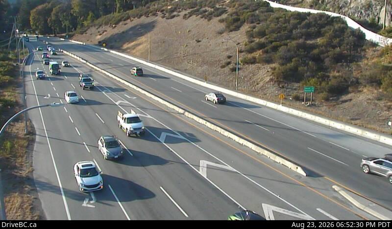 DriveBC webcam: West Shore Parkway — Northbound on Highway 1 (Malahat)