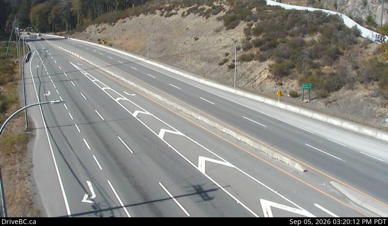 Live DriveBC webcam: West Shore Parkway — Northbound on Highway 1 (Malahat)
