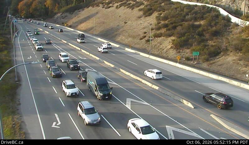 Live DriveBC webcam: West Shore Parkway — Northbound on Highway 1 (Malahat)