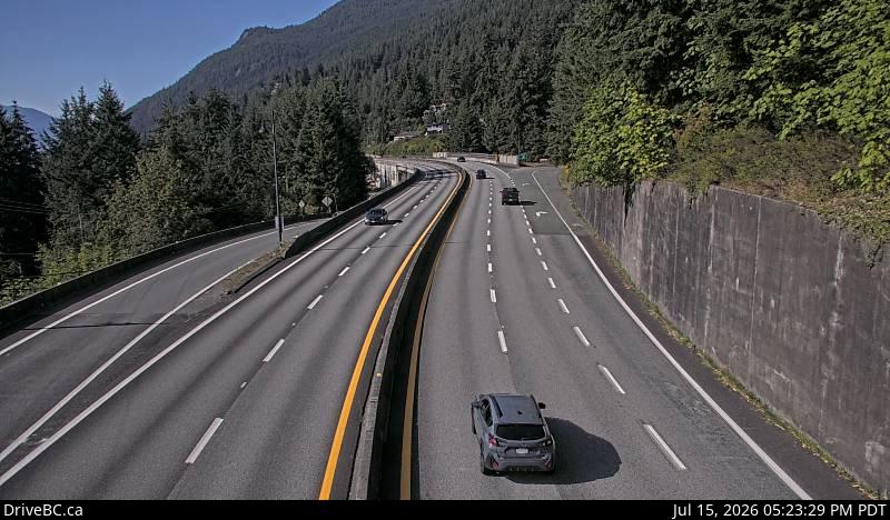 Live DriveBC webcam: Lions Bay — North on Highway 99 (Sea to Sky)