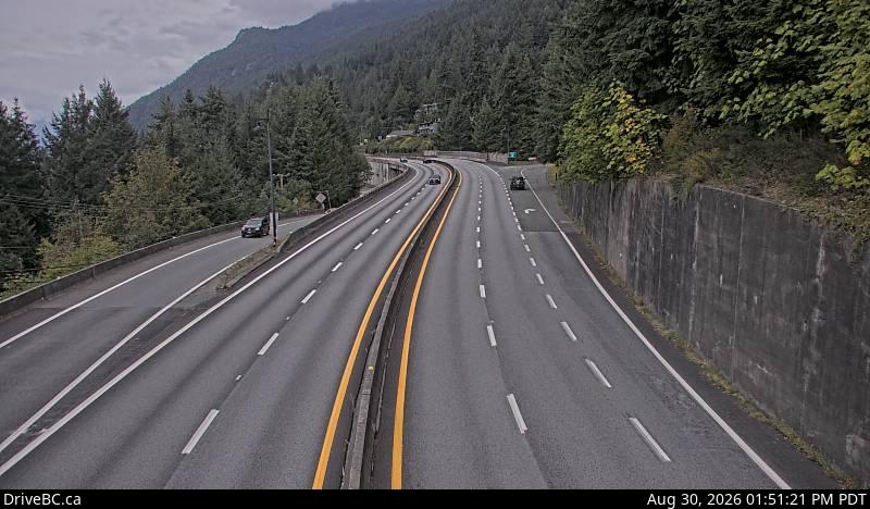 Live DriveBC webcam: Lions Bay — North on Highway 99 (Sea to Sky)