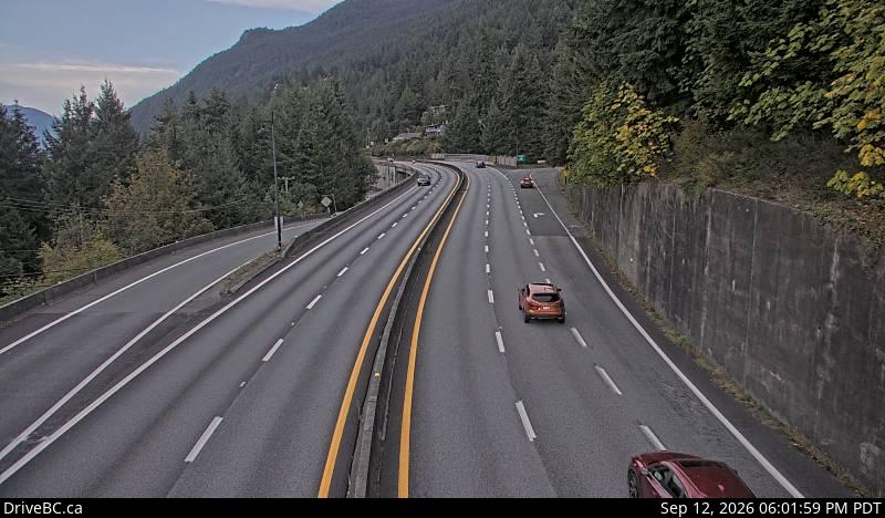 Live DriveBC webcam: Lions Bay — North on Highway 99 (Sea to Sky)