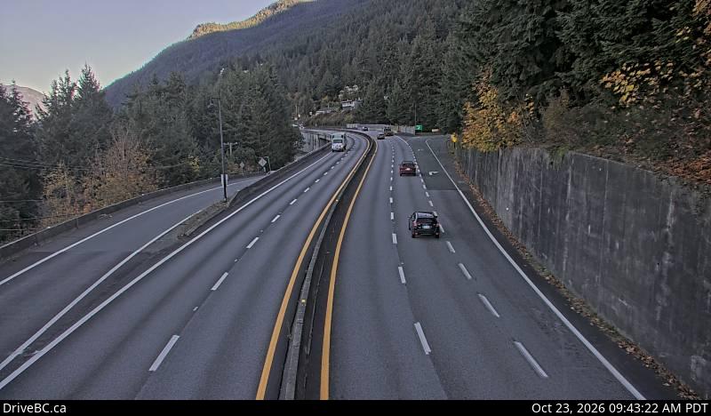 Live DriveBC webcam: Lions Bay — North on Highway 99 (Sea to Sky)