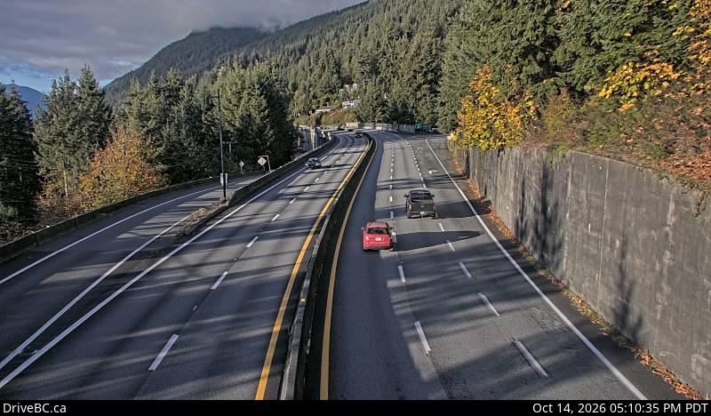 Live DriveBC webcam: Lions Bay — North on Highway 99 (Sea to Sky)