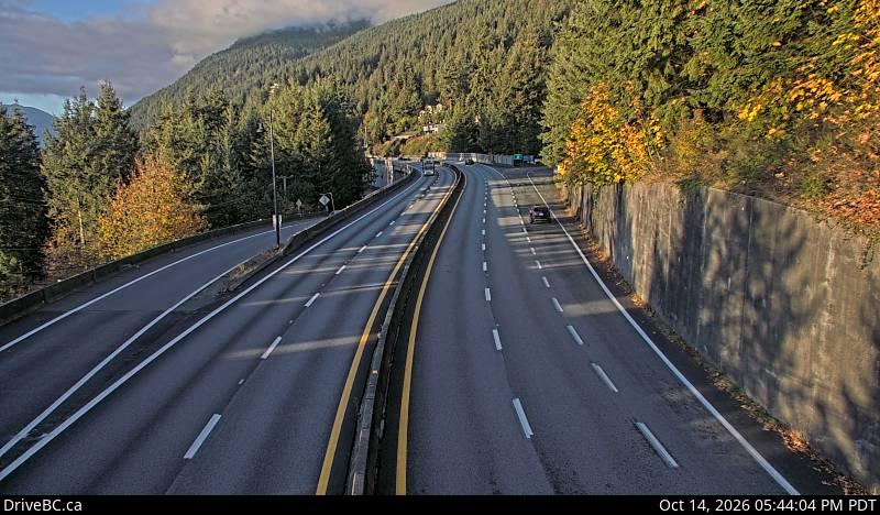DriveBC webcam: Lions Bay — North on Highway 99 (Sea to Sky Highway)