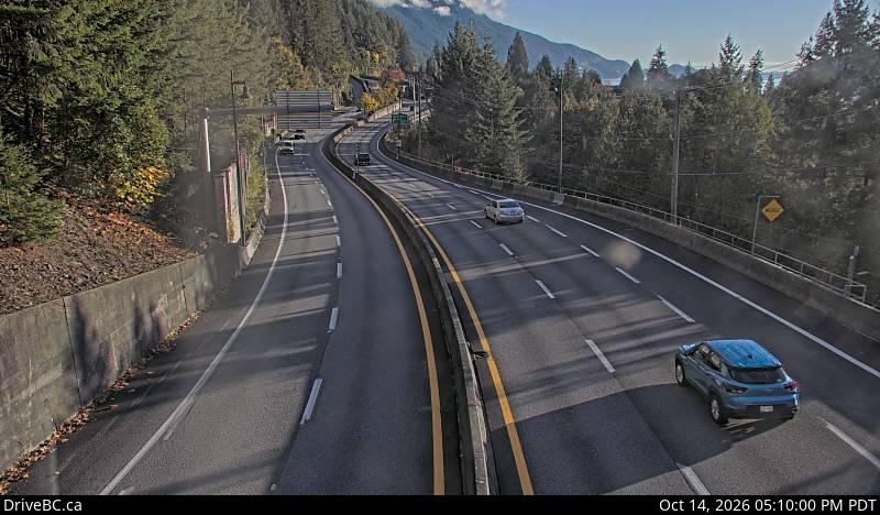 Live DriveBC webcam: Lions Bay — South on Highway 99 (Sea to Sky)