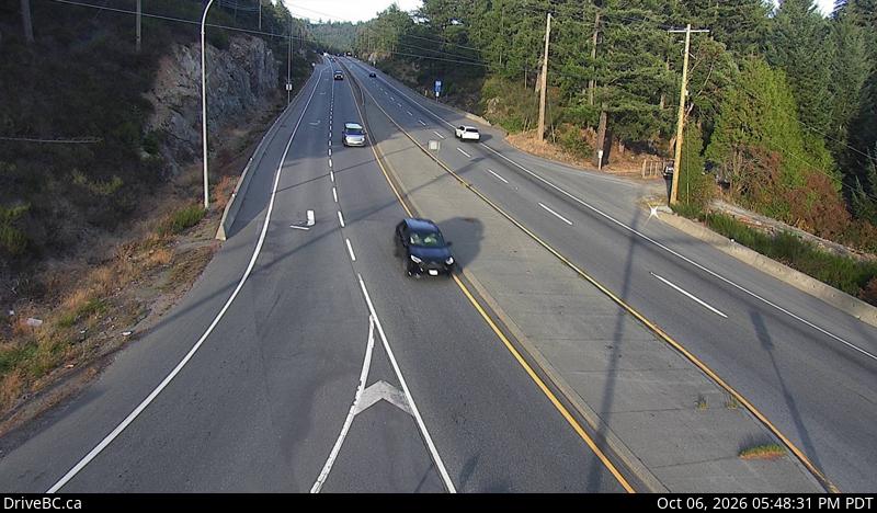Live DriveBC webcam: Malahat Drive — North on Highway 1 (Malahat)