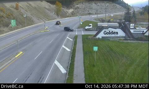 Live DriveBC webcam: Golden — Eastbound on Highway 1 (Rogers Pass)